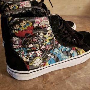 Van's disney alice in wonderland  size 6 women sk8